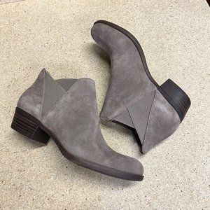 Lucky Brand Baqira womens booties size 8